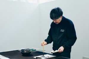 書芸家・赤間紫動のインタビュー記事(後編)が掲載されました。